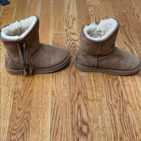 Australia Luxe Kids SHEARLING FRINGE boot! Rare! - Picture 3 of 10